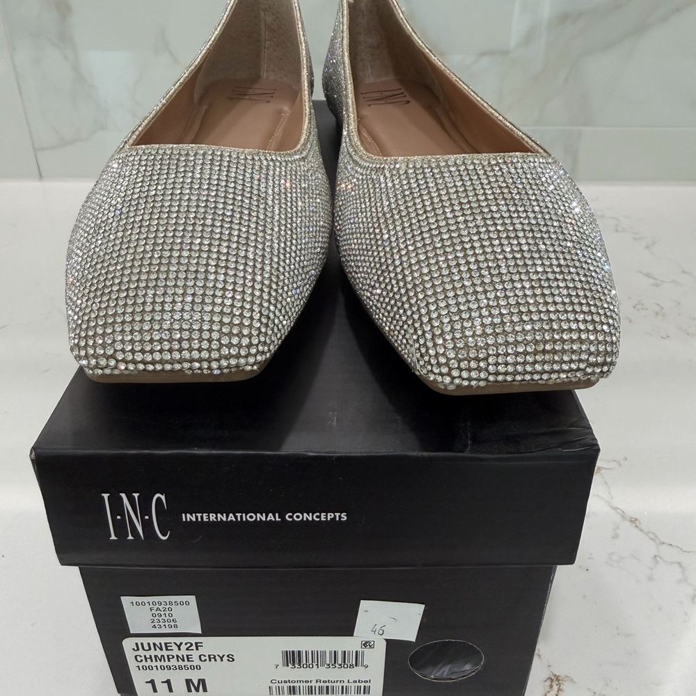 NEW ✨INC International Concepts Women's Sparkling Silver and Gold Tone Flats - Picture 3 of 8